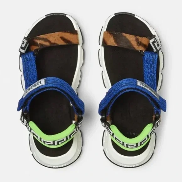 VERSACE UPCYCLE TRIGRECA KIDS SANDALS Sz US 2,5 - Picture 3 of 6